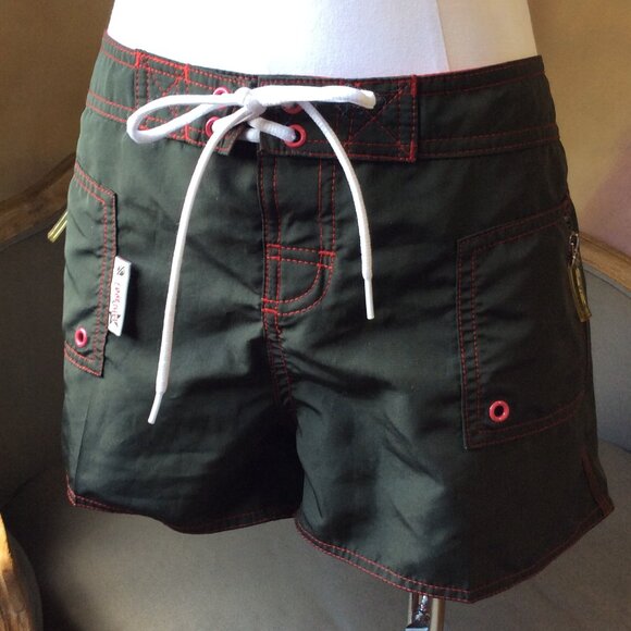 Vintage surf/utility short, like new! - Picture 1 of 11